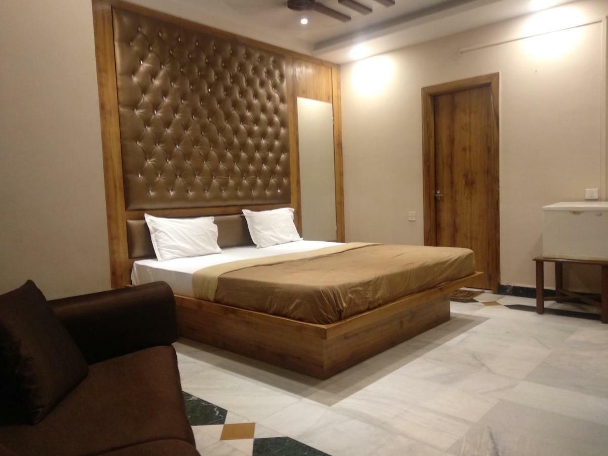 Hotel Rajwada International Belgaum Exteriör bild